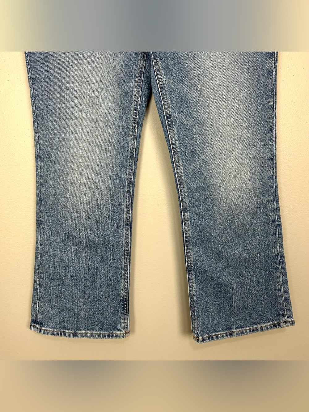 J. Crew 10” Demi Boot Crop Jean Women’s Size 28 Mid Rise Slightly Stretchy Denim - Picture 4 of 9